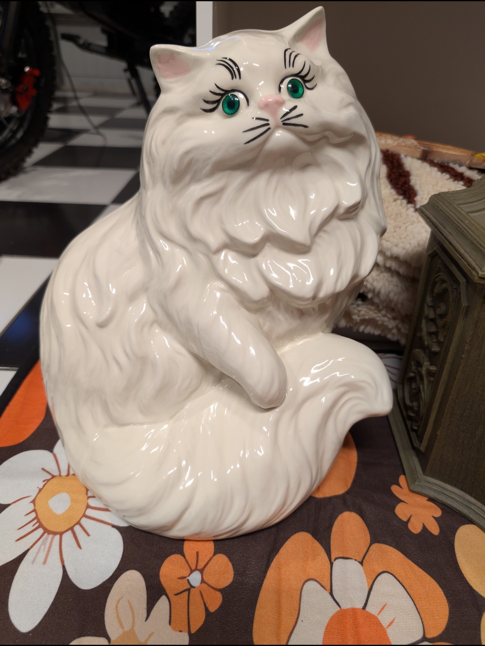 Ceramic White Persian Cat Floor Sitting Vintage